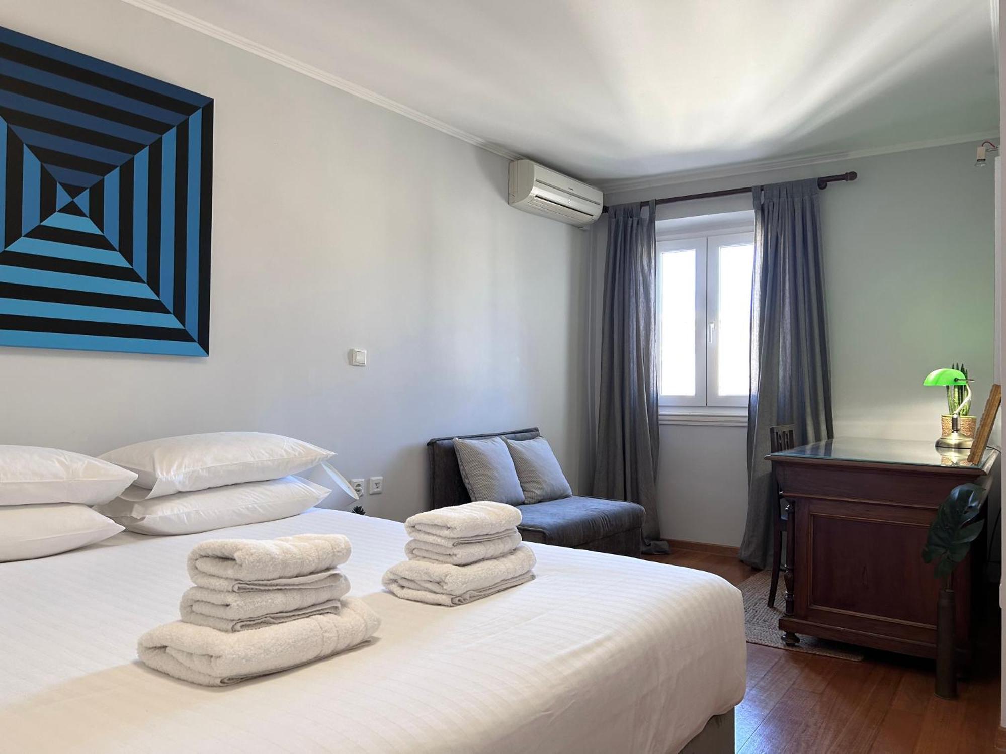 "San Giacomo Square Apt." In The Heart Of Old Town Corfu  Eksteriør billede