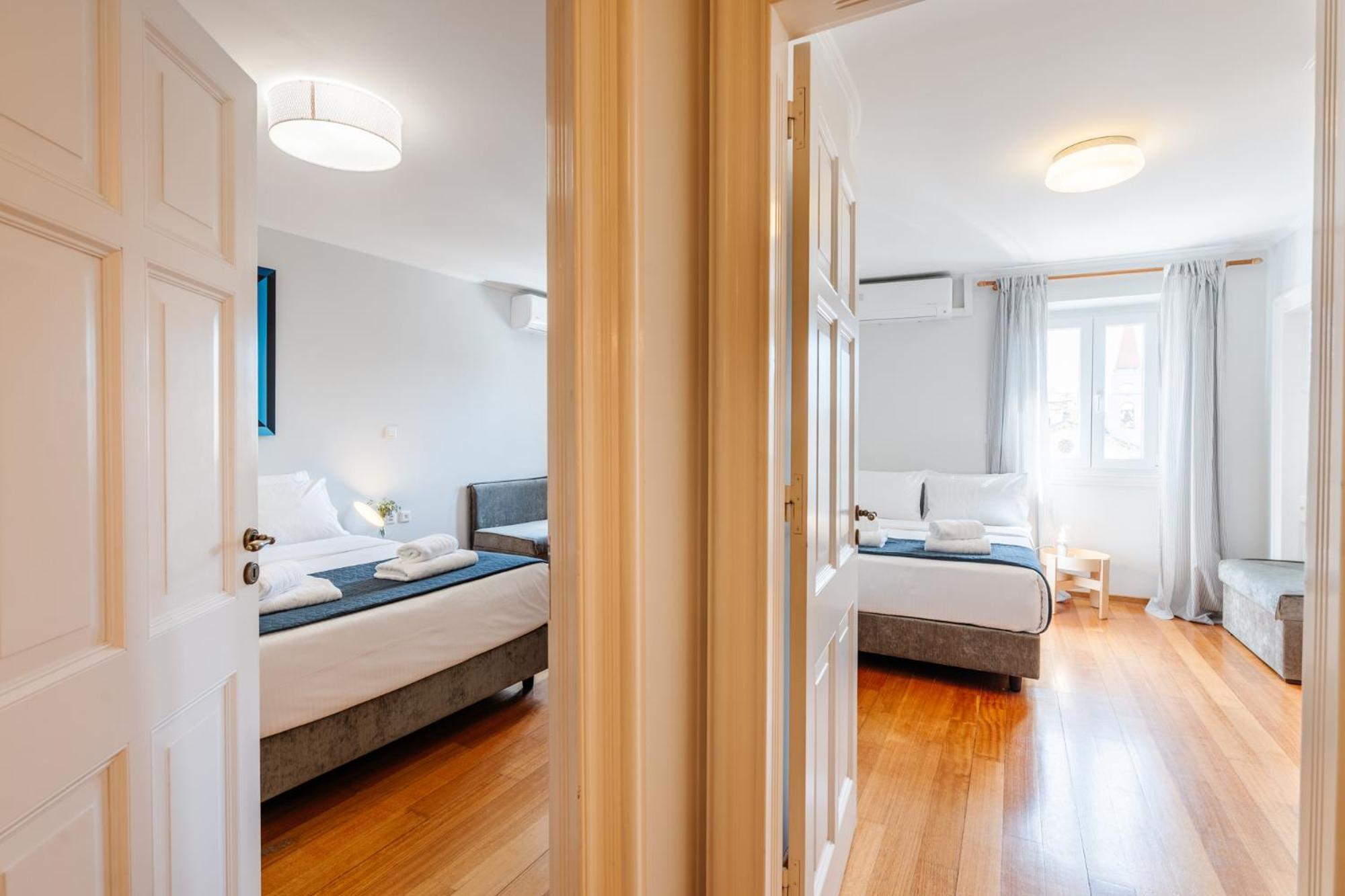 "San Giacomo Square Apt." In The Heart Of Old Town Corfu  Eksteriør billede