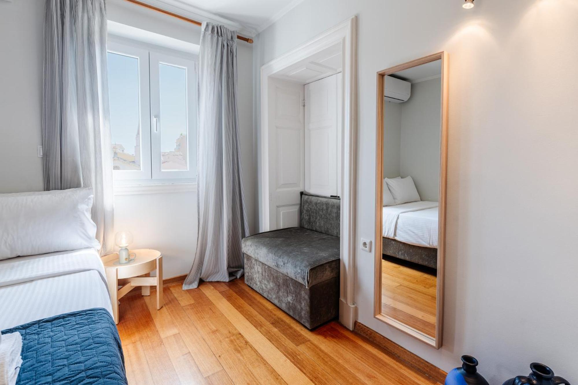 "San Giacomo Square Apt." In The Heart Of Old Town Corfu  Eksteriør billede