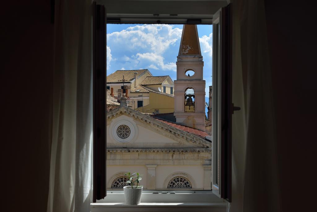 "San Giacomo Square Apt." In The Heart Of Old Town Corfu  Eksteriør billede